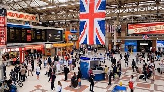 A Walk Through The London Victoria Station London England [upl. by Jacobson]